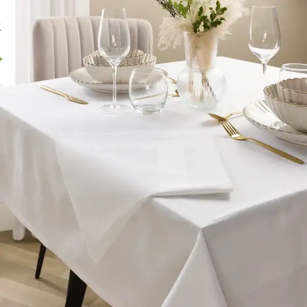 Tablecloth rental in Bath