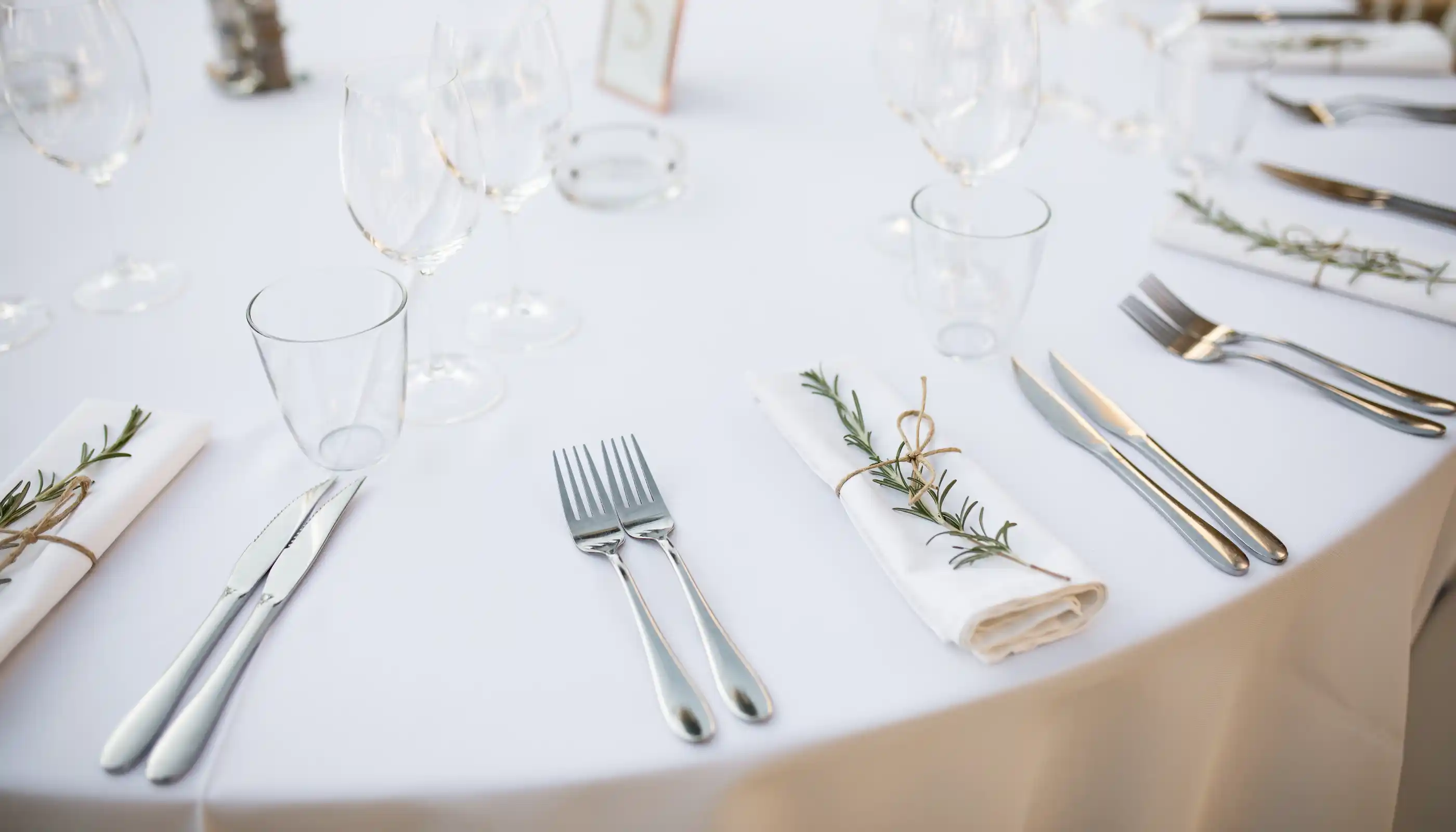 Beautiful tablecloths and table runners to rent for weddings and other events